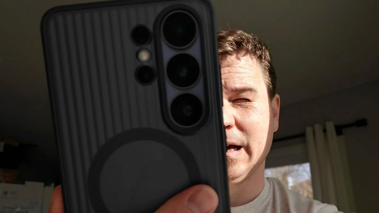 These hidden Galaxy S26 features will save your eyes while scrolling at night